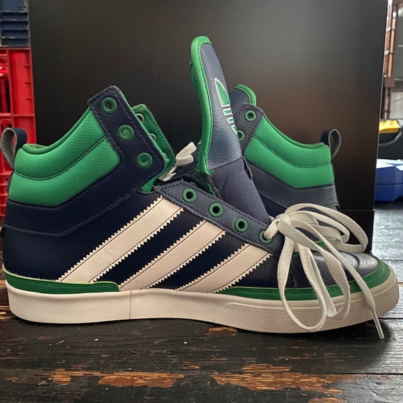 ADIDAS (80s Brooklyn Style Vintage) - Picture 2 of 9